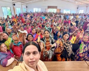 Gruhalakshmi  beneficiaries with lakshmi hebbalkar