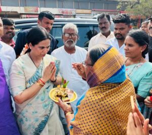 Minister interactions with public